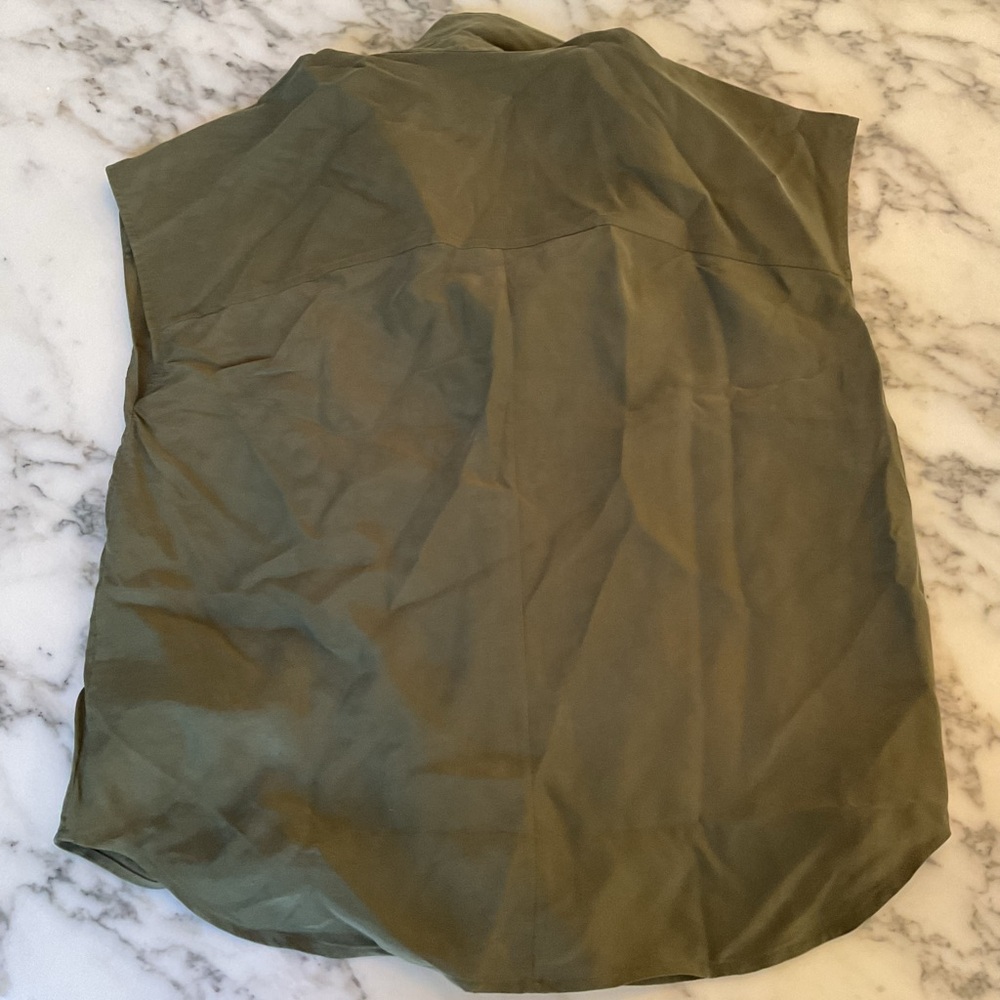 NWT Madewell Washable Silk Drapey Patch Pocket Sleeveless Shirt Loden Green Sz S - Picture 7 of 13